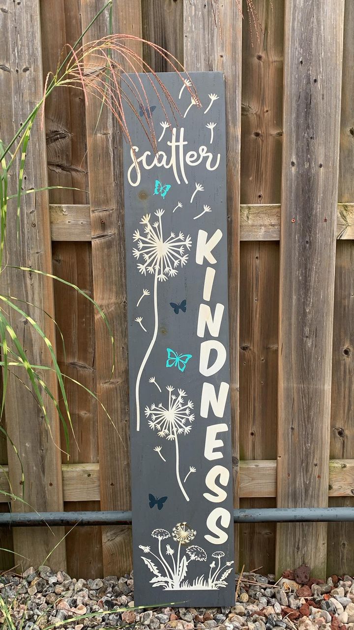 Scatter Kindness Porch Leaner